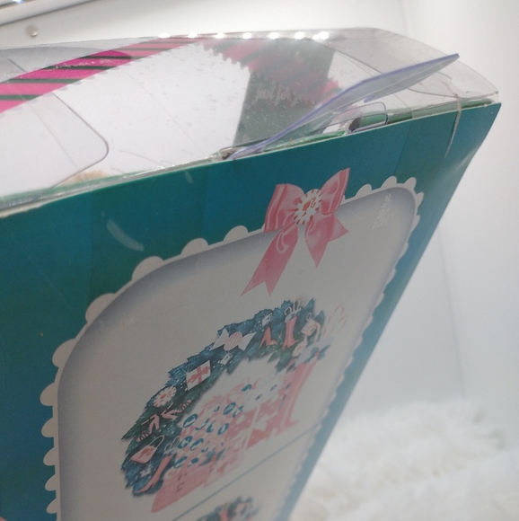 Barbie Holiday Wishes 2009 NIB Christmas Collectable Red Gold Mattel Doll New - Picture 9 of 11